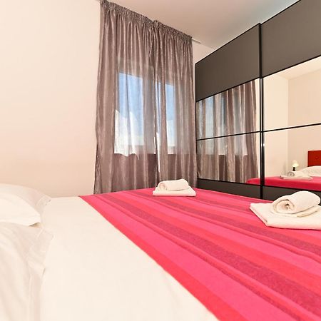 Apartment Marko Трогир Екстериор снимка