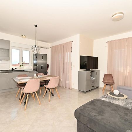 Apartment Marko Трогир Екстериор снимка