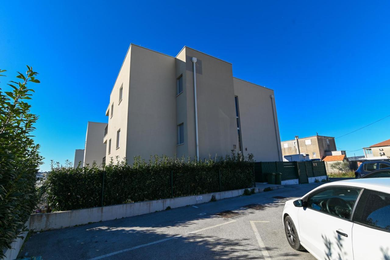 Apartment Marko Трогир Екстериор снимка