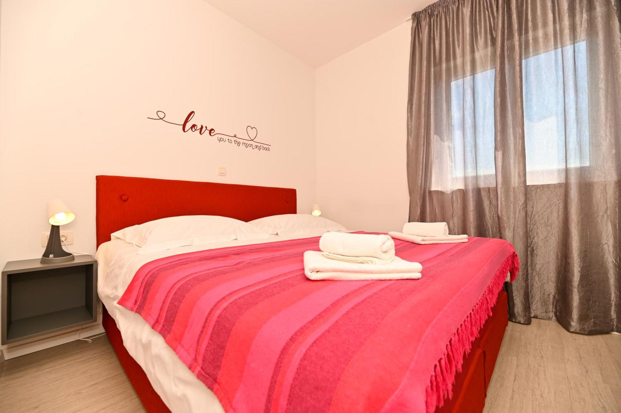 Apartment Marko Трогир Екстериор снимка