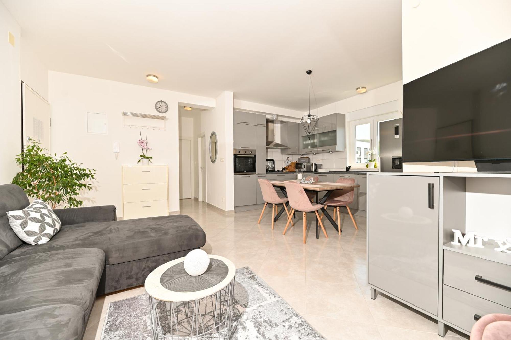 Apartment Marko Трогир Екстериор снимка