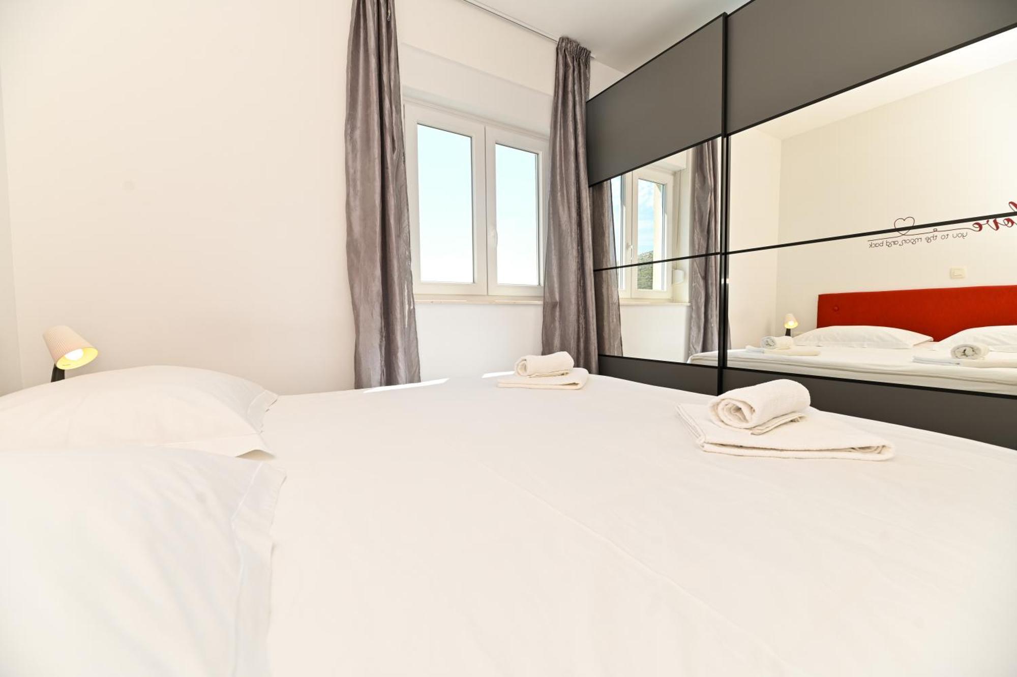 Apartment Marko Трогир Екстериор снимка