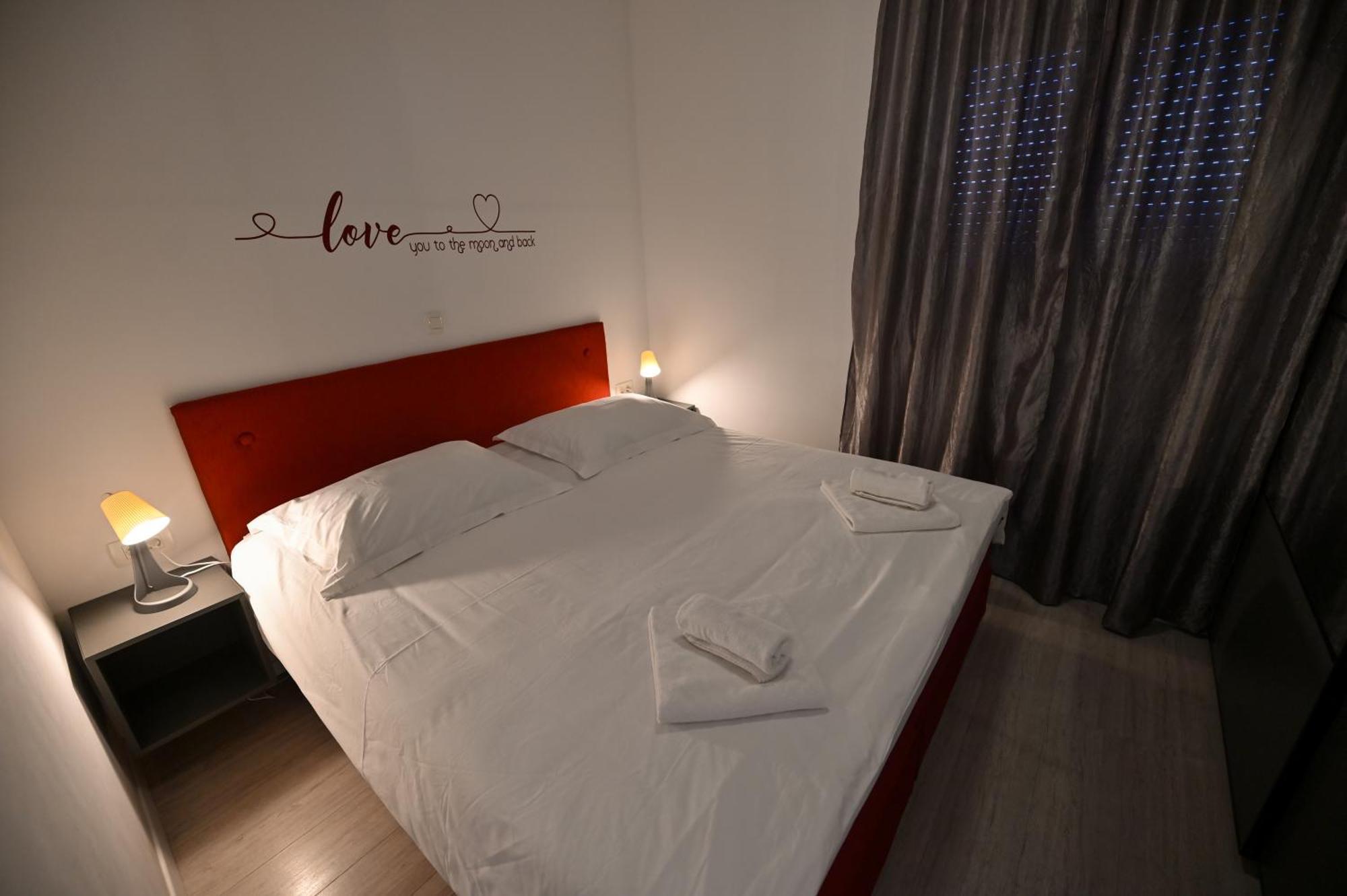 Apartment Marko Трогир Екстериор снимка